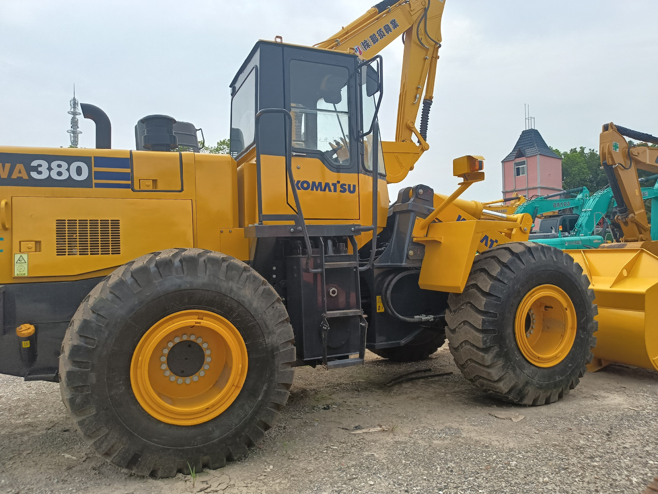 KOMATSU WA380-3 - Radlader: das Bild 2 KOMATSU WA380-3 - Radlader: das Bild 2