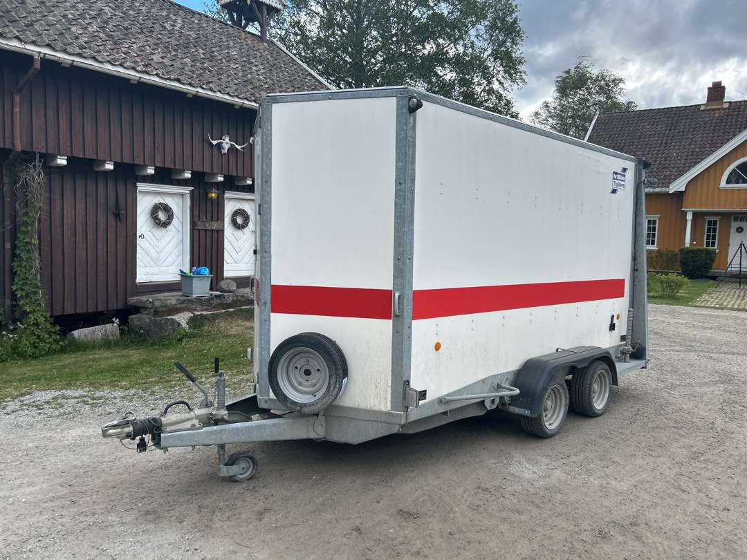 2008 Henger/ Påhengsvogn IFOR WILLIAMS RAMP - Koffer Anhänger: das Bild 1 2008 Henger/ Påhengsvogn IFOR WILLIAMS RAMP - Koffer Anhänger: das Bild 1