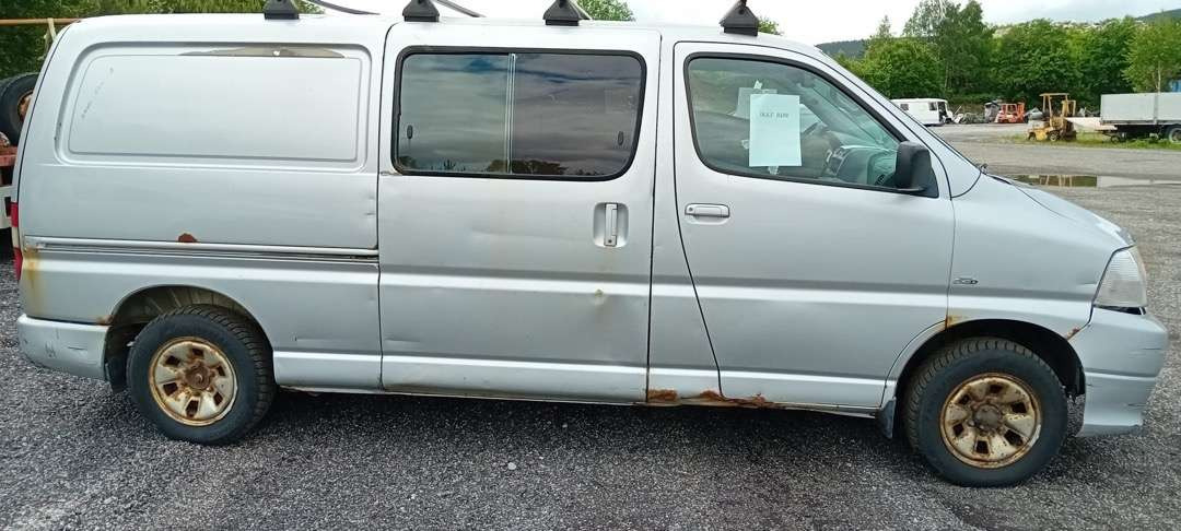 2008 Toyota Hiace 4WD og 2007 Toyota Hiace selges samlet - PKW: das Bild 4 2008 Toyota Hiace 4WD og 2007 Toyota Hiace selges samlet - PKW: das Bild 4
