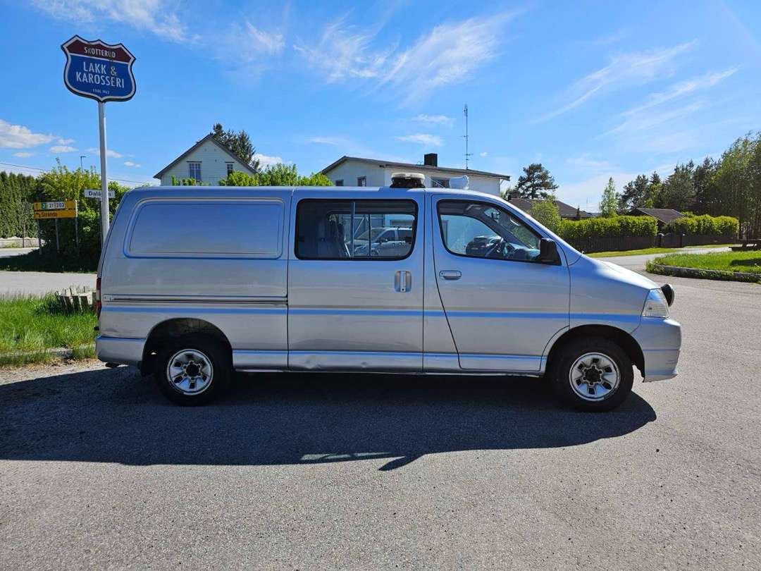 2009 Personbil Toyota Hiace 4 WD Lang type 9 seter EU-Godkjent - PKW: das Bild 5 2009 Personbil Toyota Hiace 4 WD Lang type 9 seter EU-Godkjent - PKW: das Bild 5