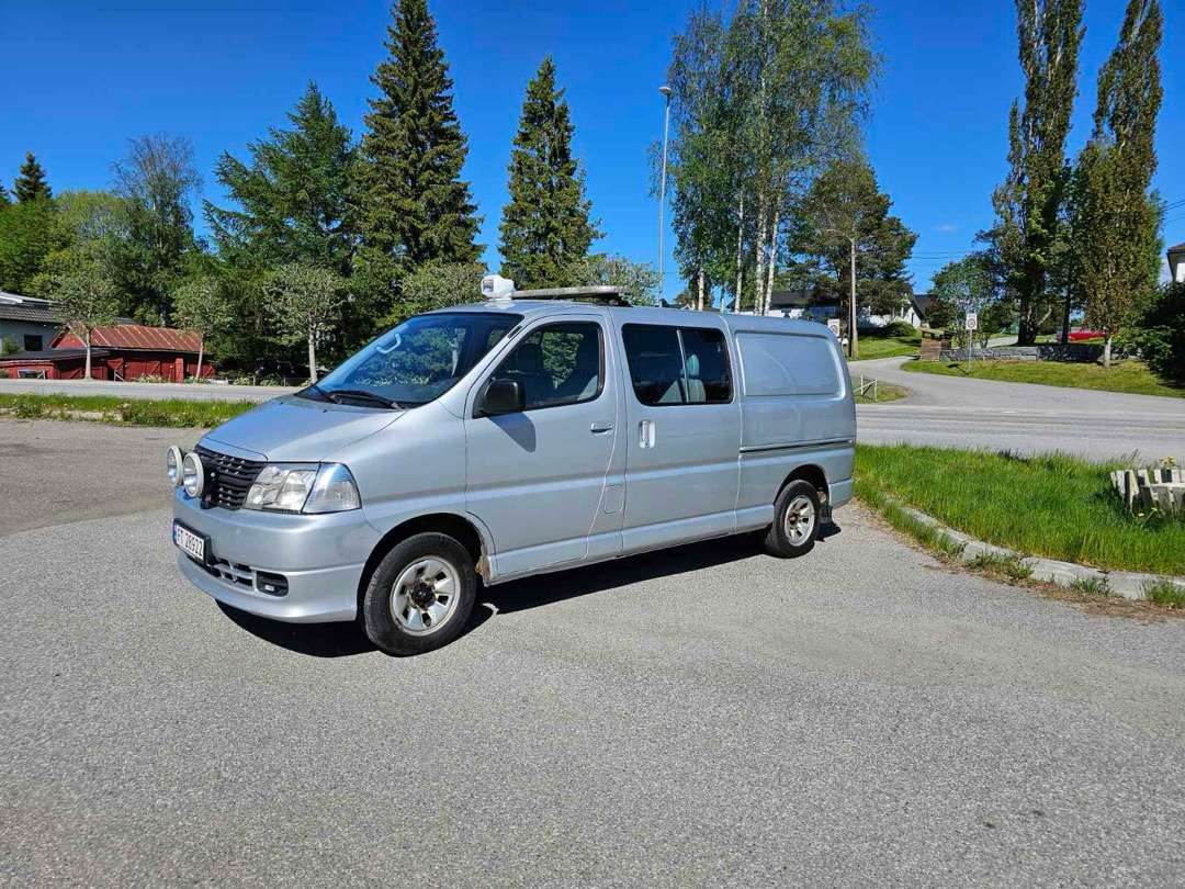 2009 Personbil Toyota Hiace 4 WD Lang type 9 seter EU-Godkjent - PKW: das Bild 2 2009 Personbil Toyota Hiace 4 WD Lang type 9 seter EU-Godkjent - PKW: das Bild 2