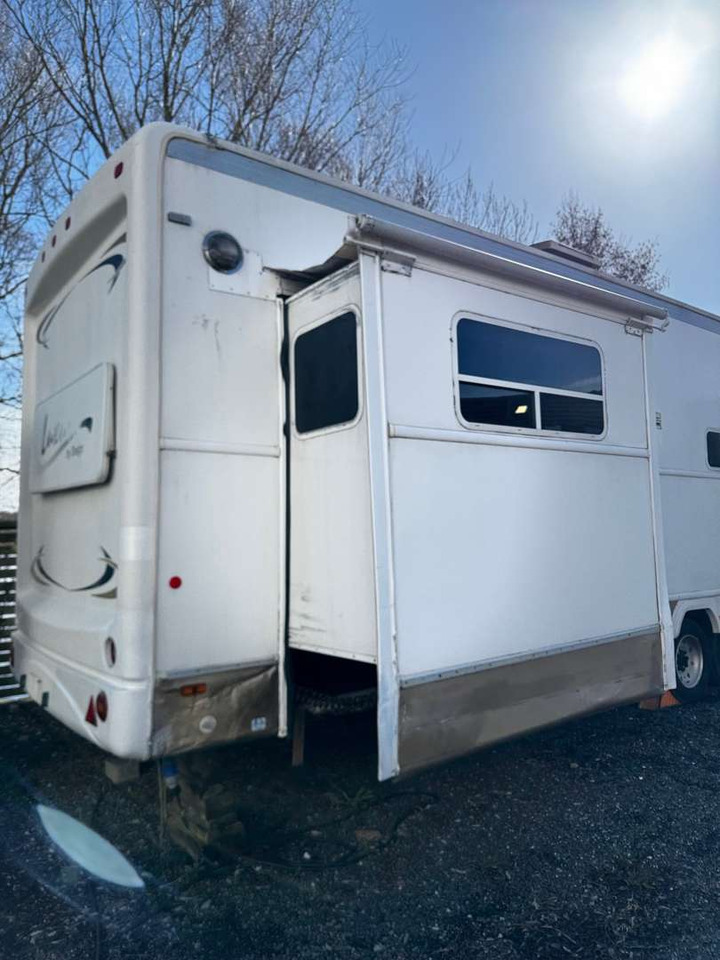 2012 5th Wheel Luxury RV / Husvogn / 16,5 m - Andere Technik: das Bild 5 2012 5th Wheel Luxury RV / Husvogn / 16,5 m - Andere Technik: das Bild 5