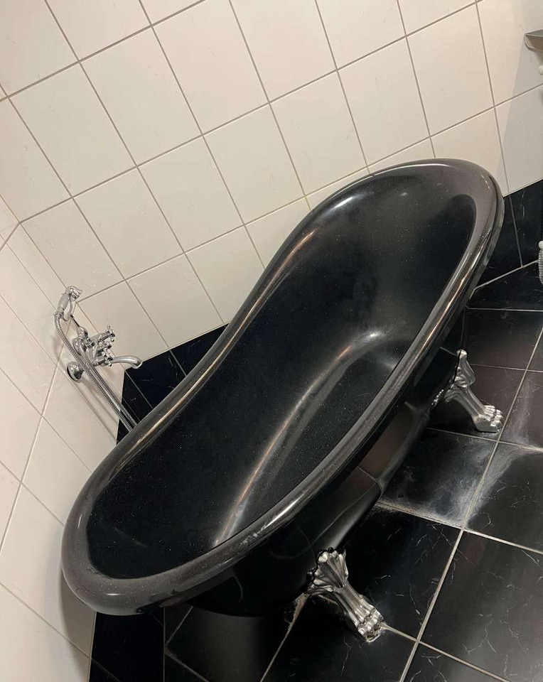 Badekar med armatur - Werkzeug/ Gerät: das Bild 2 Badekar med armatur - Werkzeug/ Gerät: das Bild 2