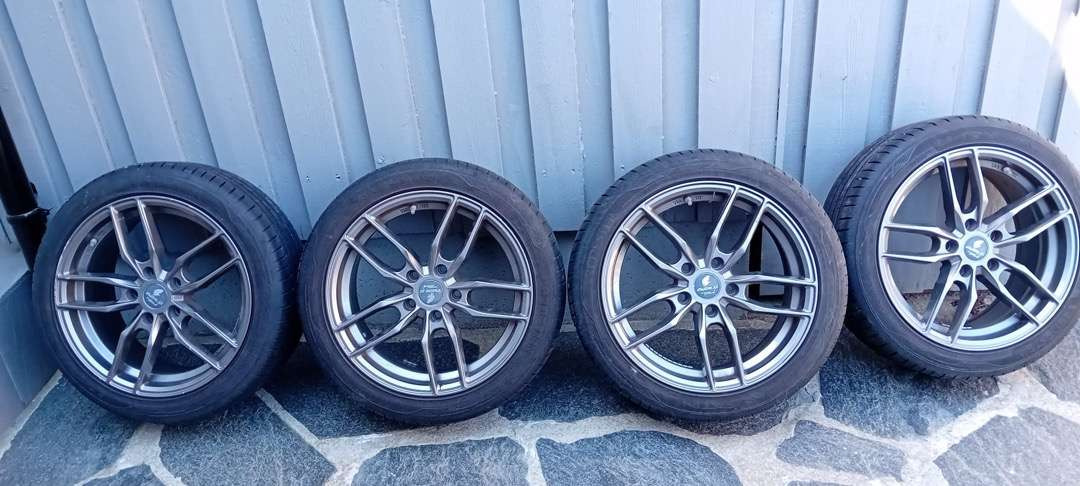 Dekk vredestein med felg 225/45 - R17 - Werkzeug/ Gerät: das Bild 1 Dekk vredestein med felg 225/45 - R17 - Werkzeug/ Gerät: das Bild 1