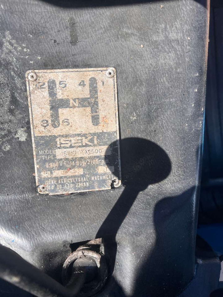 Iseki TX1500 brøyteskjær og feiekost - Traktor: das Bild 4 Iseki TX1500 brøyteskjær og feiekost - Traktor: das Bild 4