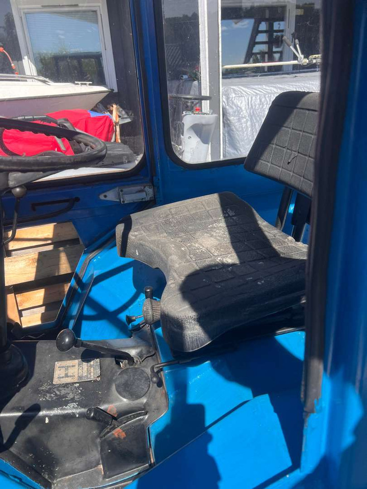 Iseki TX1500 brøyteskjær og feiekost - Traktor: das Bild 3 Iseki TX1500 brøyteskjær og feiekost - Traktor: das Bild 3