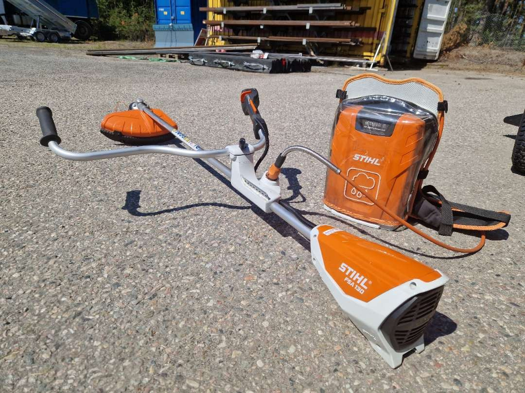 STIHL FSA 130 med AR 3000 ryggsekkbatteri – kraftig og stillegående profftrimmer - Motorradanhänger: das Bild 1 STIHL FSA 130 med AR 3000 ryggsekkbatteri – kraftig og stillegående profftrimmer - Motorradanhänger: das Bild 1