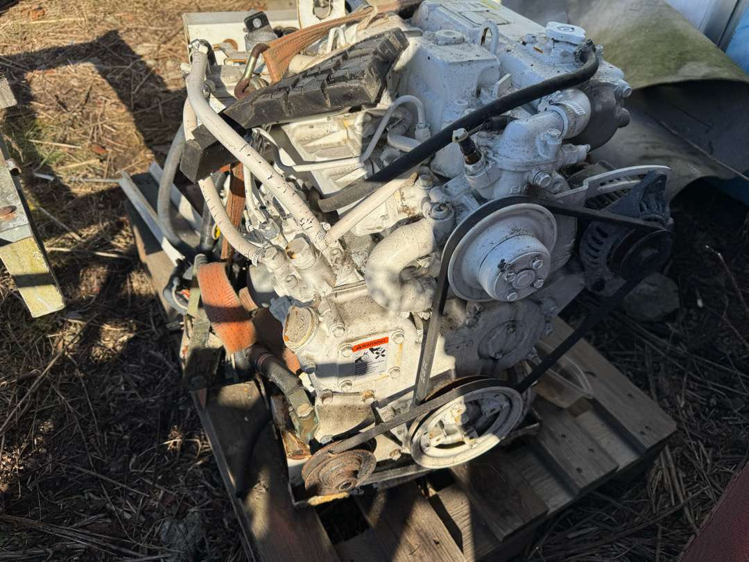 Yanmar Marine engine 4TNV88-XKMR - Werkzeug/ Gerät: das Bild 2 Yanmar Marine engine 4TNV88-XKMR - Werkzeug/ Gerät: das Bild 2