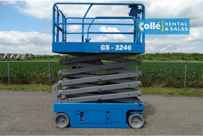 Genie GS 3246 | 2012 - Scherenbühne: das Bild 2 Genie GS 3246 | 2012 - Scherenbühne: das Bild 2