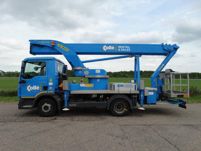 Palfinger P 300 KS - LKW mit Arbeitsbühne: das Bild 1 Palfinger P 300 KS - LKW mit Arbeitsbühne: das Bild 1
