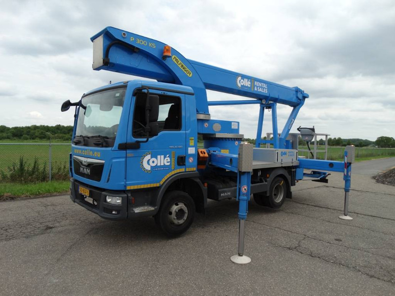 Palfinger P 300 KS - LKW mit Arbeitsbühne: das Bild 2 Palfinger P 300 KS - LKW mit Arbeitsbühne: das Bild 2