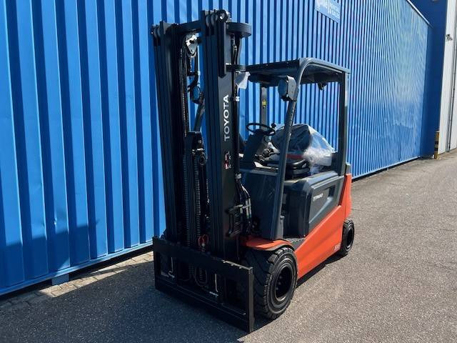 Toyota Traigo 80 - Elektrostapler: das Bild 4 Toyota Traigo 80 - Elektrostapler: das Bild 4