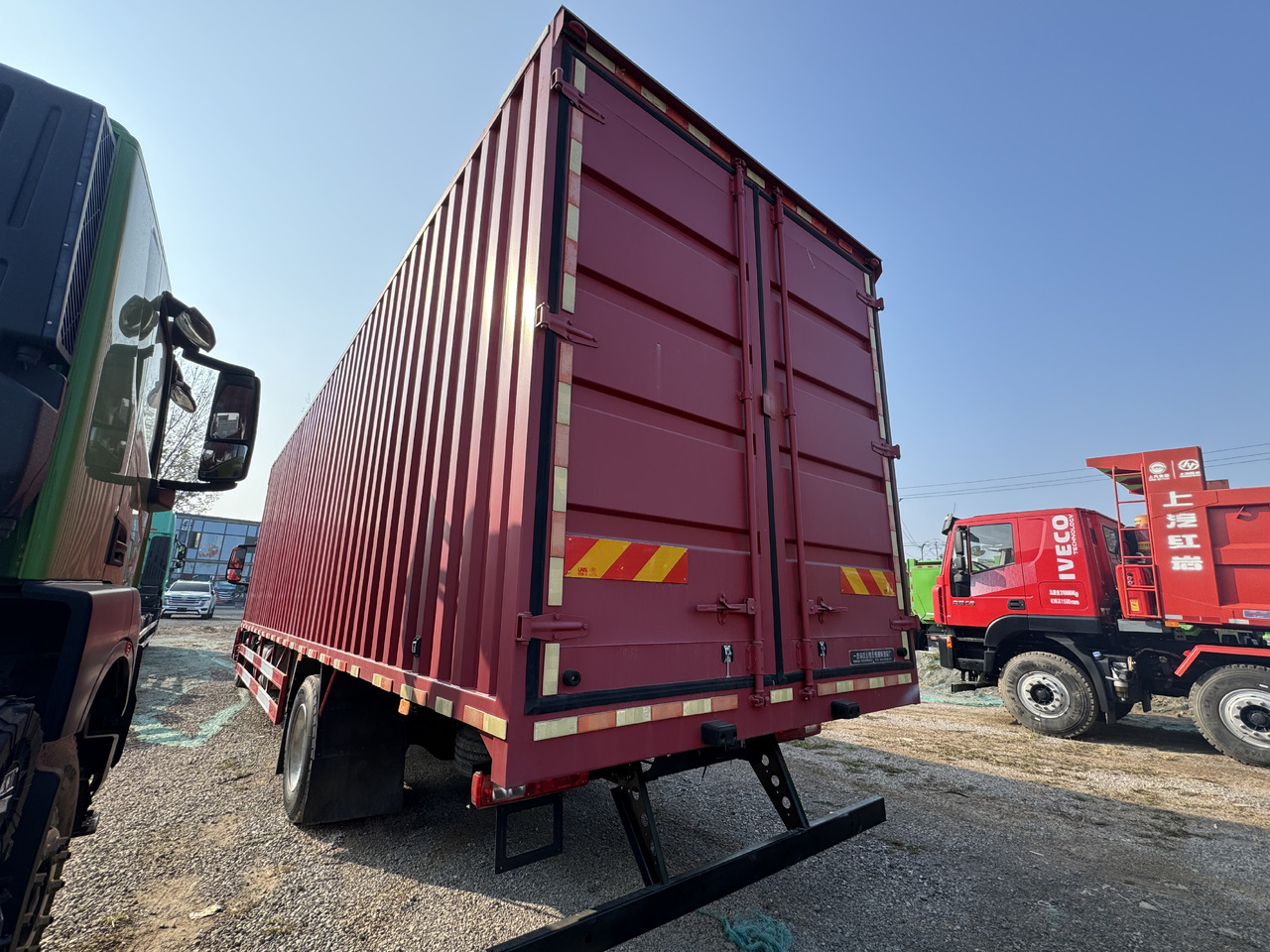 HONGYAN HEAVY TRUCK - Koffer LKW: das Bild 4 HONGYAN HEAVY TRUCK - Koffer LKW: das Bild 4