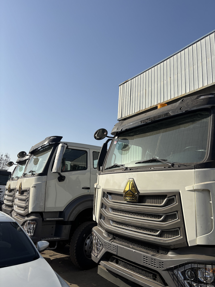 SINOTRUCK HOWO - Sattelzugmaschine: das Bild 2 SINOTRUCK HOWO - Sattelzugmaschine: das Bild 2