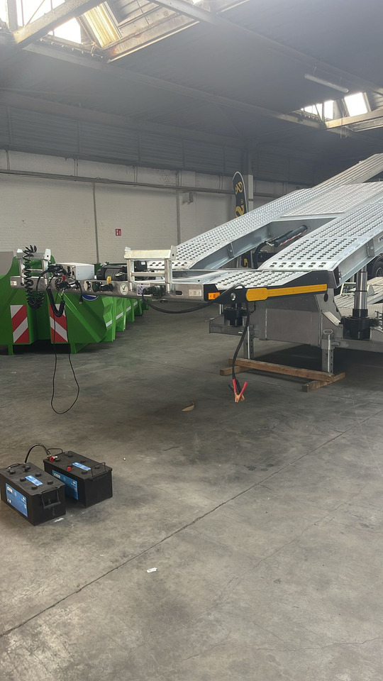 LIDER Autotransporter - Autotransporter Auflieger: das Bild 1 LIDER Autotransporter - Autotransporter Auflieger: das Bild 1
