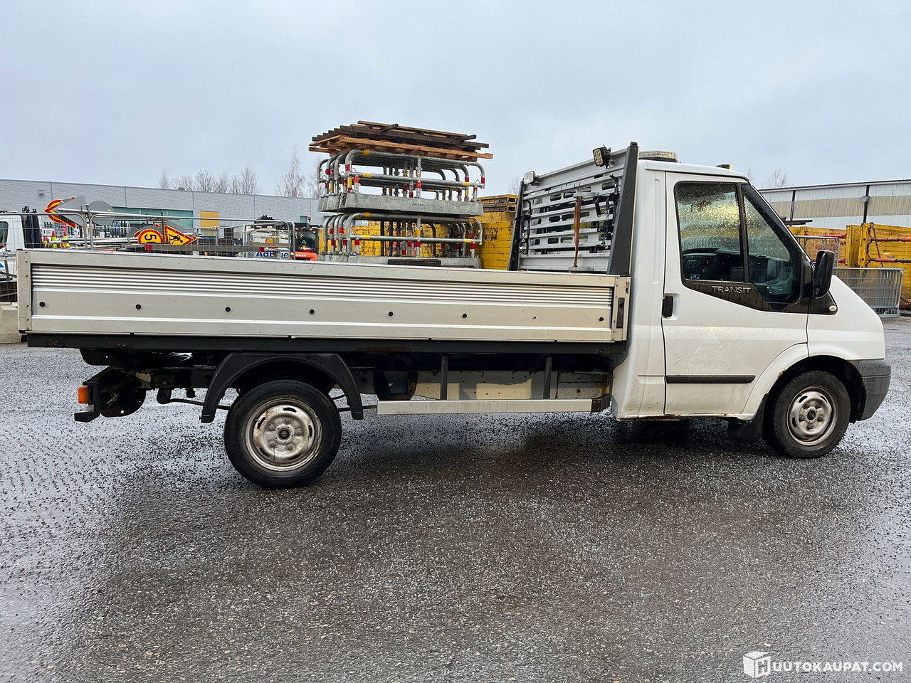 Ford Transit flatbed, reg. year 2012, only 151,068 km, Tampere - Pritsche Transporter: das Bild 5 Ford Transit flatbed, reg. year 2012, only 151,068 km, Tampere - Pritsche Transporter: das Bild 5