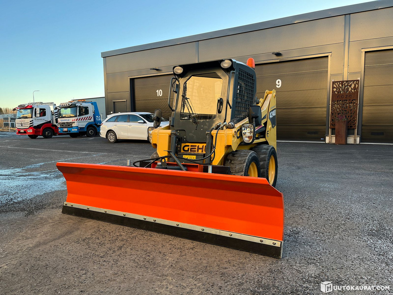 Gehl 4240, year 2012, only 954 h + 3 attachments, Tampere - Kompaktlader: das Bild 2 Gehl 4240, year 2012, only 954 h + 3 attachments, Tampere - Kompaktlader: das Bild 2