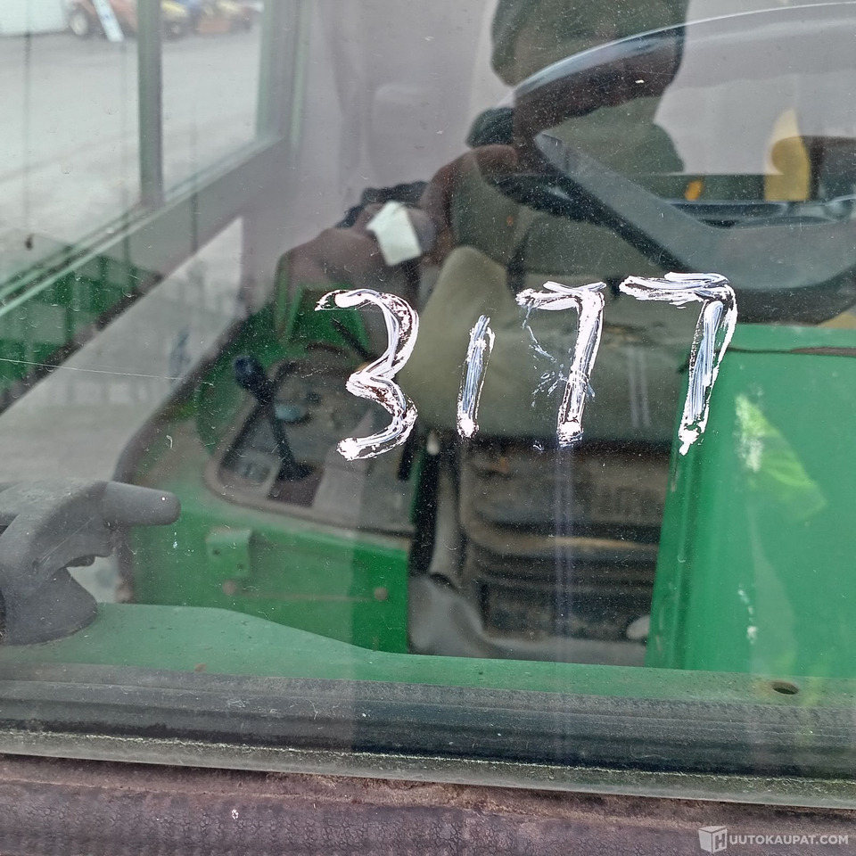 John Deere 3235 kelaleikkuri, 4 WD ja hytti, Hollola - Rasenmäher: das Bild 5 John Deere 3235 kelaleikkuri, 4 WD ja hytti, Hollola - Rasenmäher: das Bild 5