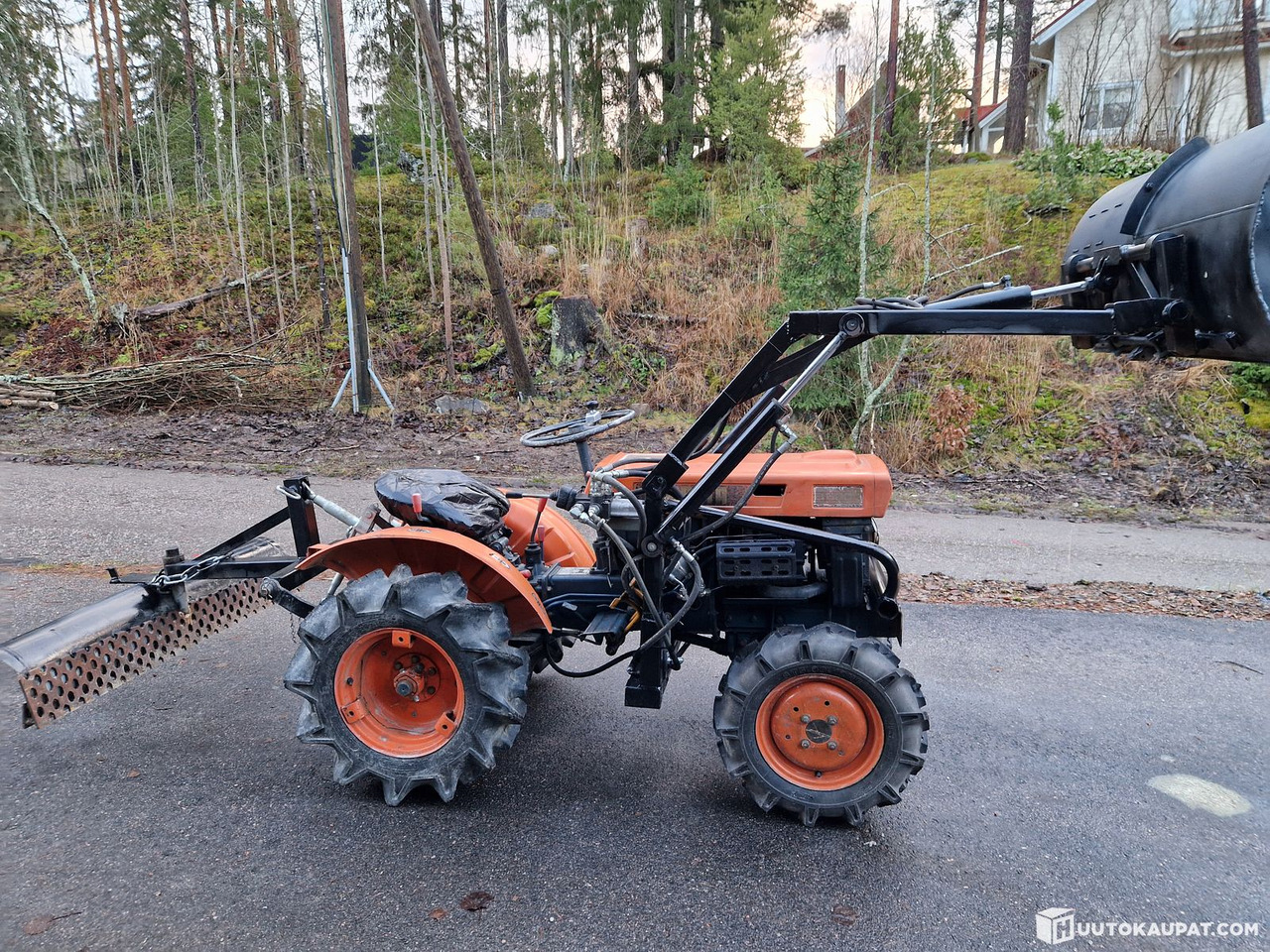 Kubota B6000, Lahti - Kleintraktor: das Bild 2 Kubota B6000, Lahti - Kleintraktor: das Bild 2