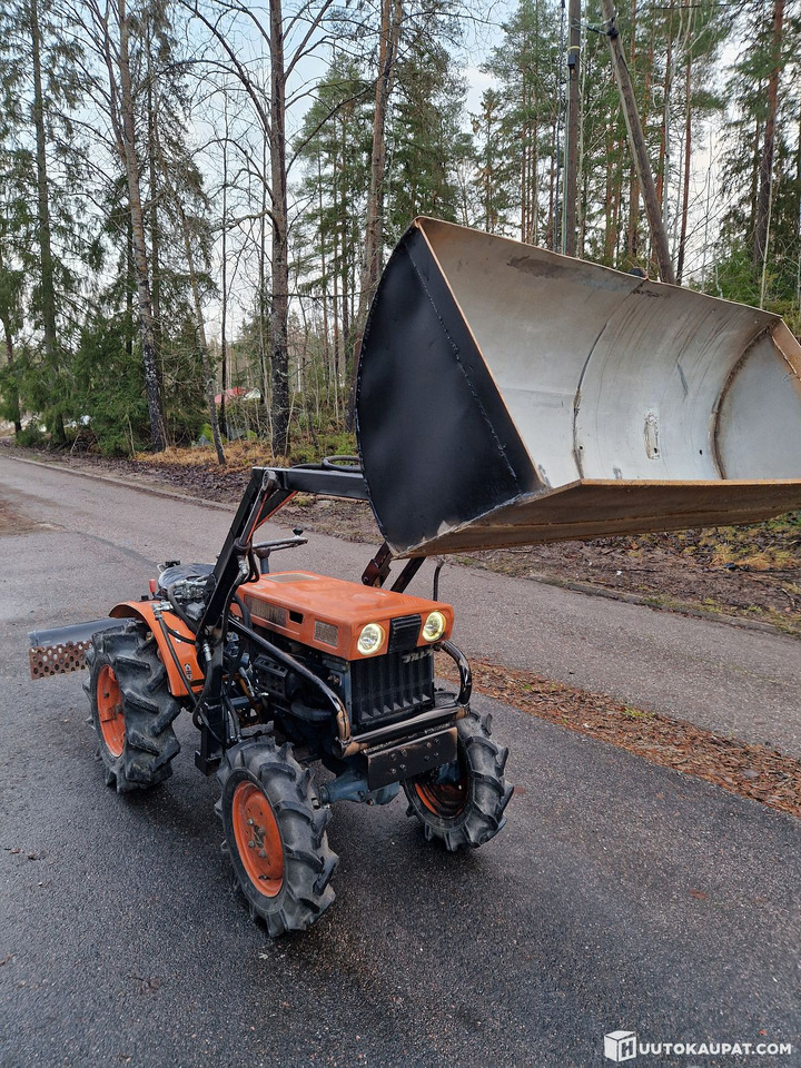 Kubota B6000, Lahti - Kleintraktor: das Bild 5 Kubota B6000, Lahti - Kleintraktor: das Bild 5