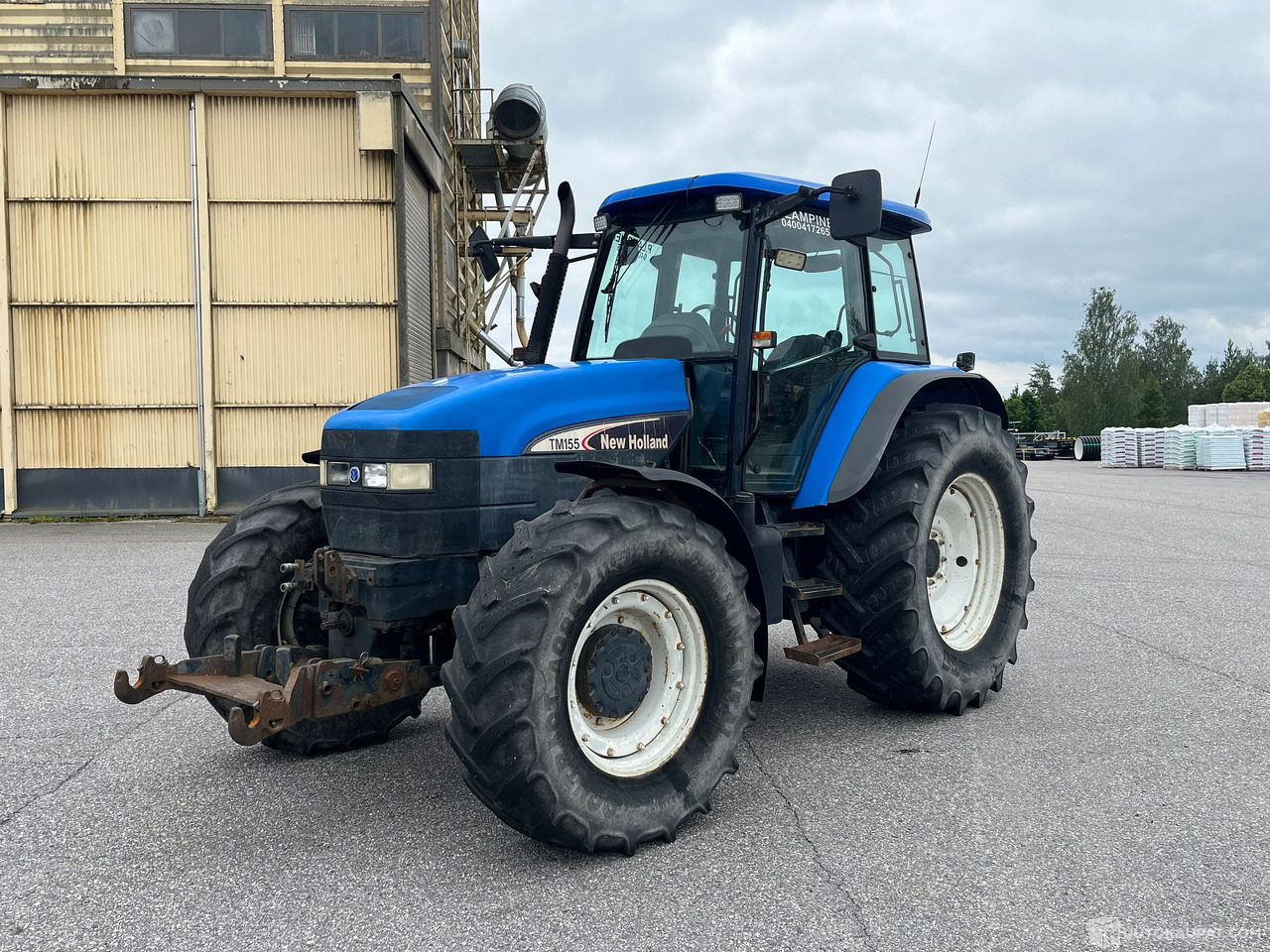 New Holland TM155, traktori etunostolaitteeella, 2004,, Salo - Landmaschine: das Bild 1 New Holland TM155, traktori etunostolaitteeella, 2004,, Salo - Landmaschine: das Bild 1