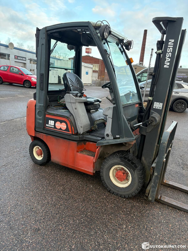 Nissan FD01A18Q, 2000 Forklift, Tampere - Dieselstapler: das Bild 2 Nissan FD01A18Q, 2000 Forklift, Tampere - Dieselstapler: das Bild 2