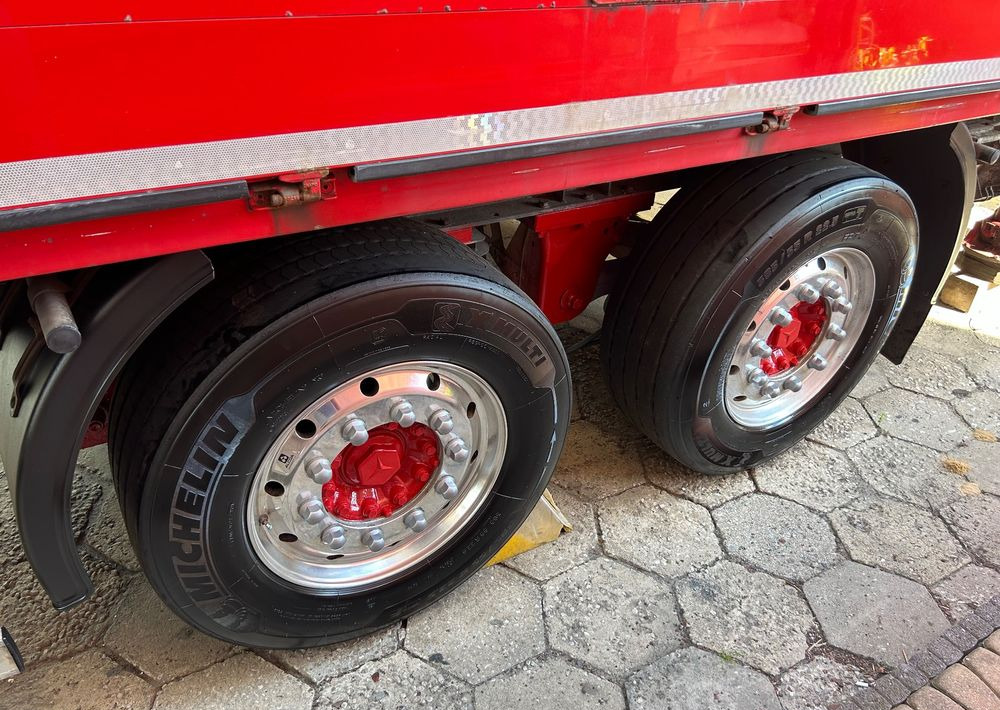 Schmitz Cargobull 7.7m OCYNK OSIE MERCEDES ALUFELGI KONTENER TANDEM NAPOJÓWKA OTWIERANY BOK DO NAPOJÓW STAN BDB - Koffer Anhänger: das Bild 4 Schmitz Cargobull 7.7m OCYNK OSIE MERCEDES ALUFELGI KONTENER TANDEM NAPOJÓWKA OTWIERANY BOK DO NAPOJÓW STAN BDB - Koffer Anhänger: das Bild 4