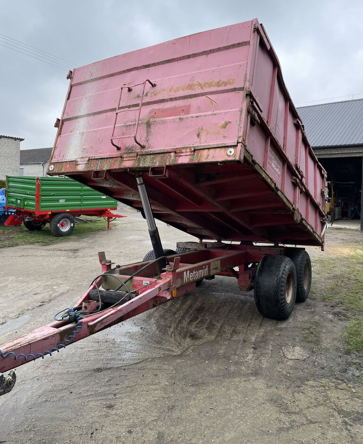 - Landwirtschaftlicher Kipper: das Bild 1 - Landwirtschaftlicher Kipper: das Bild 1