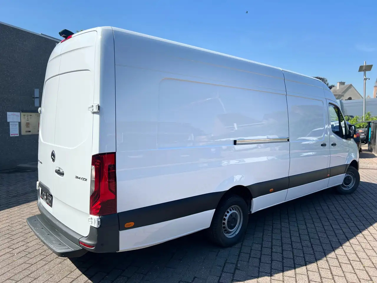 Mercedes-Benz Sprinter 314 L4H2 (31.500€ex)NAVI CAMERA 360° COMFORT - Kastenwagen: das Bild 4 Mercedes-Benz Sprinter 314 L4H2 (31.500€ex)NAVI CAMERA 360° COMFORT - Kastenwagen: das Bild 4