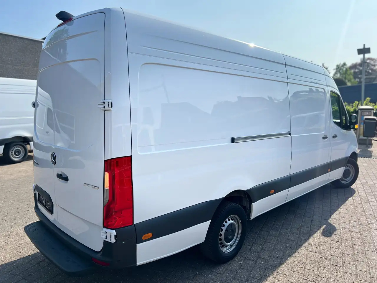 Mercedes-Benz Sprinter 317 L3H2 PRO (35.950ex) FACELIFT |CAMERA| 11" MBUX - Kastenwagen: das Bild 4 Mercedes-Benz Sprinter 317 L3H2 PRO (35.950ex) FACELIFT |CAMERA| 11" MBUX - Kastenwagen: das Bild 4