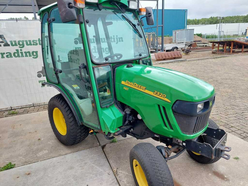 John Deere 2320 - Kleintraktor: das Bild 4 John Deere 2320 - Kleintraktor: das Bild 4