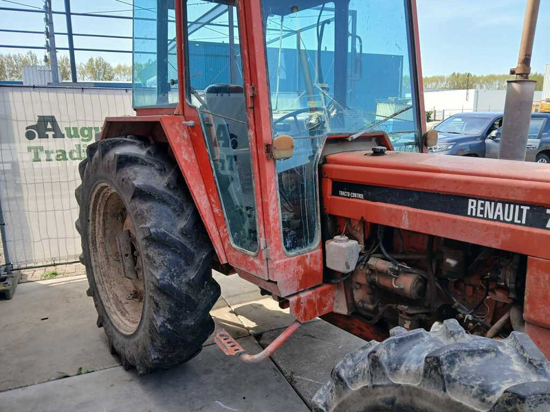 Renault 781-4 - Traktor: das Bild 3 Renault 781-4 - Traktor: das Bild 3