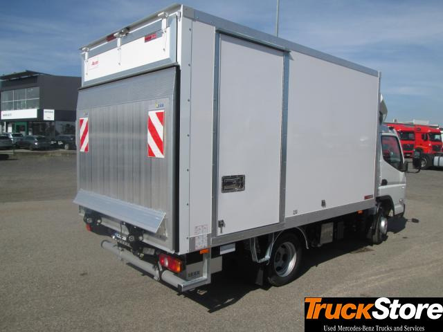 FUSO Canter 3C15 - Koffer Transporter: das Bild 3 FUSO Canter 3C15 - Koffer Transporter: das Bild 3