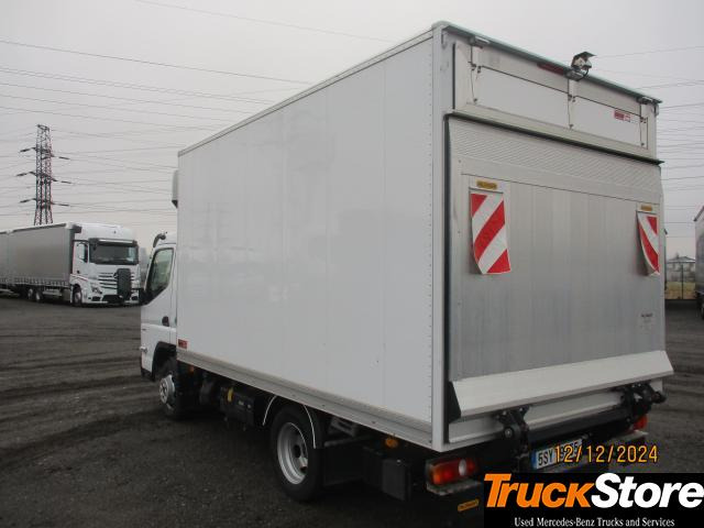 FUSO Canter 3C15 - Koffer Transporter: das Bild 2 FUSO Canter 3C15 - Koffer Transporter: das Bild 2