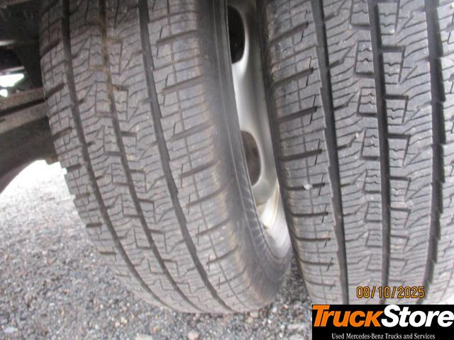 FUSO Canter 3C15 - Koffer Transporter: das Bild 2 FUSO Canter 3C15 - Koffer Transporter: das Bild 2