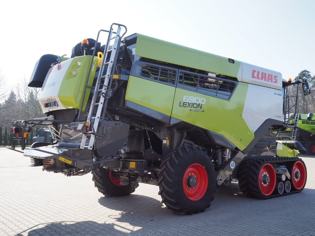 Claas Lexion 6900TT CEMOS + V930 - Mähdrescher: das Bild 3 Claas Lexion 6900TT CEMOS + V930 - Mähdrescher: das Bild 3
