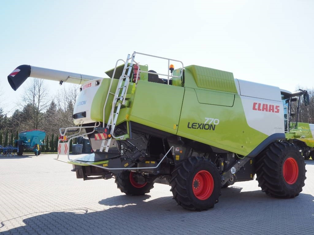 Claas Lexion 770 GPS + V1050 - Mähdrescher: das Bild 3 Claas Lexion 770 GPS + V1050 - Mähdrescher: das Bild 3