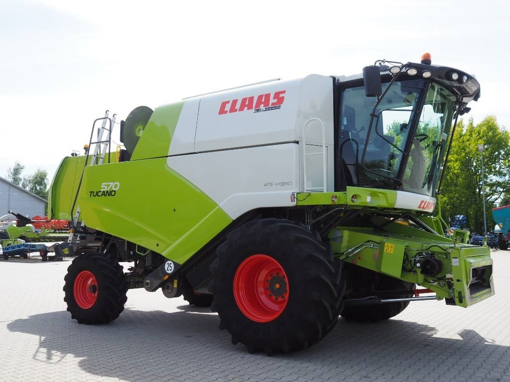 Claas Tucano 570 + V770 - Mähdrescher: das Bild 4 Claas Tucano 570 + V770 - Mähdrescher: das Bild 4