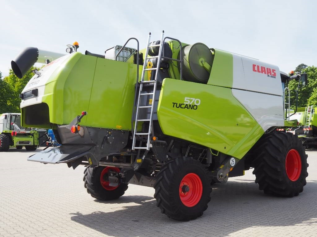 Claas Tucano 570 + V770 - Mähdrescher: das Bild 3 Claas Tucano 570 + V770 - Mähdrescher: das Bild 3