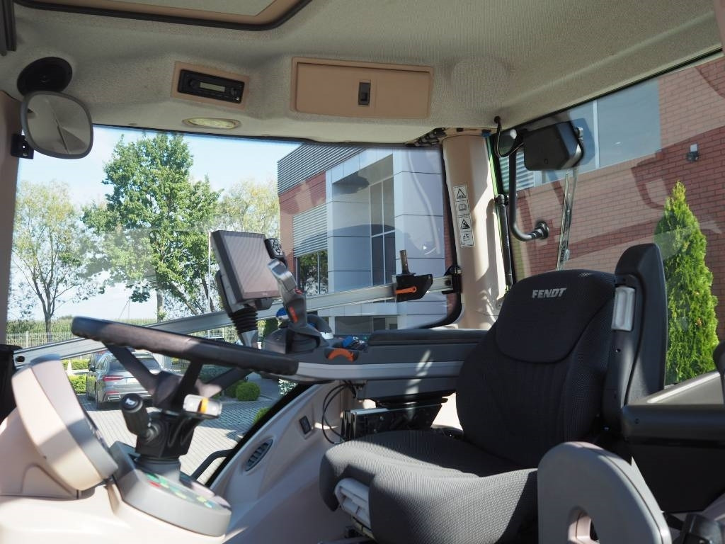 Fendt 828 Vario S4 ProfiPlus, GPS - Traktor: das Bild 5 Fendt 828 Vario S4 ProfiPlus, GPS - Traktor: das Bild 5
