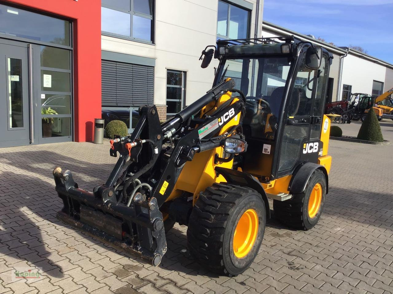 JCB 403 PLUS - Hoflader: das Bild 2 JCB 403 PLUS - Hoflader: das Bild 2
