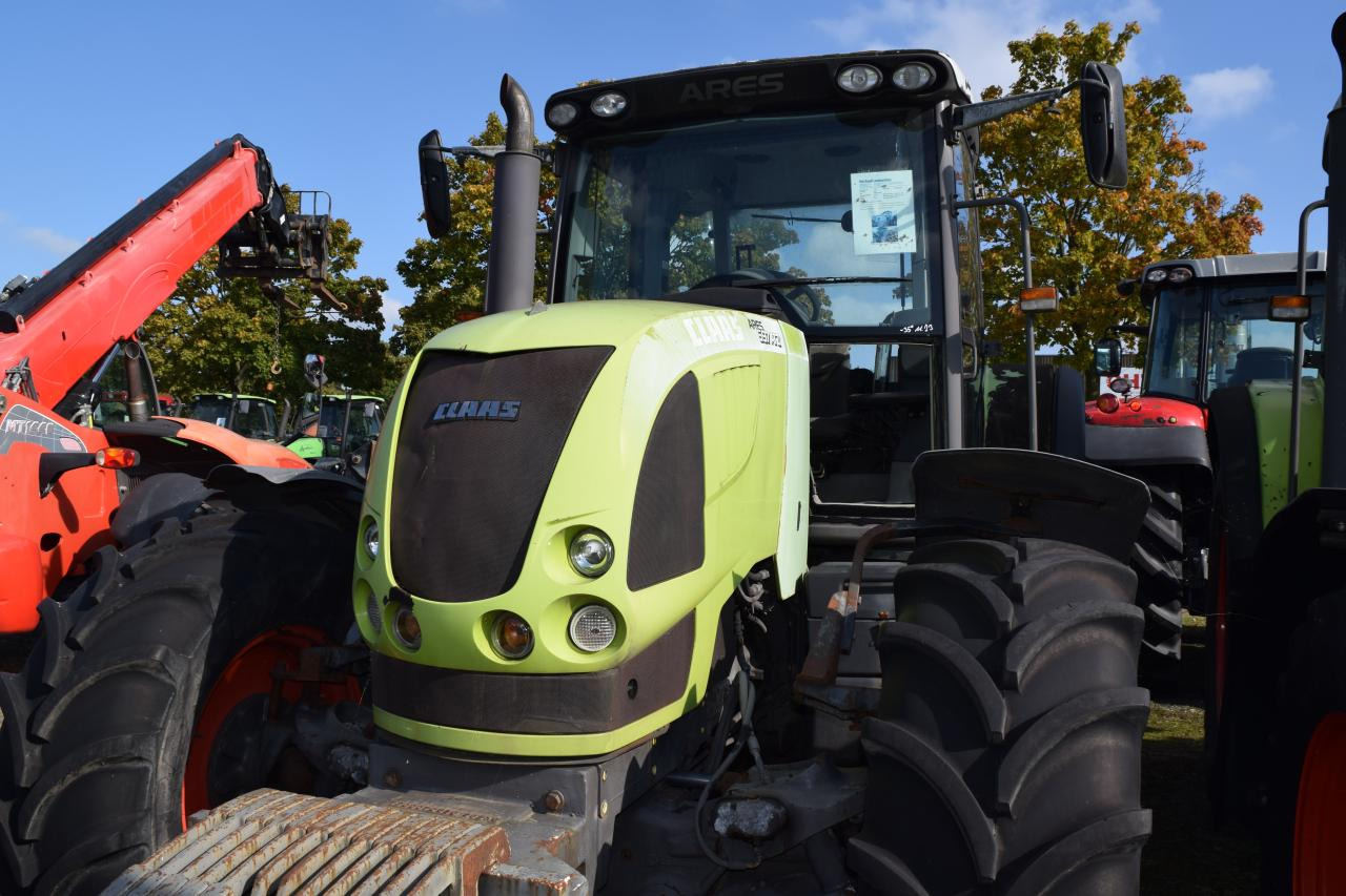 CLAAS Ares 697 ATZ - Traktor: das Bild 2 CLAAS Ares 697 ATZ - Traktor: das Bild 2