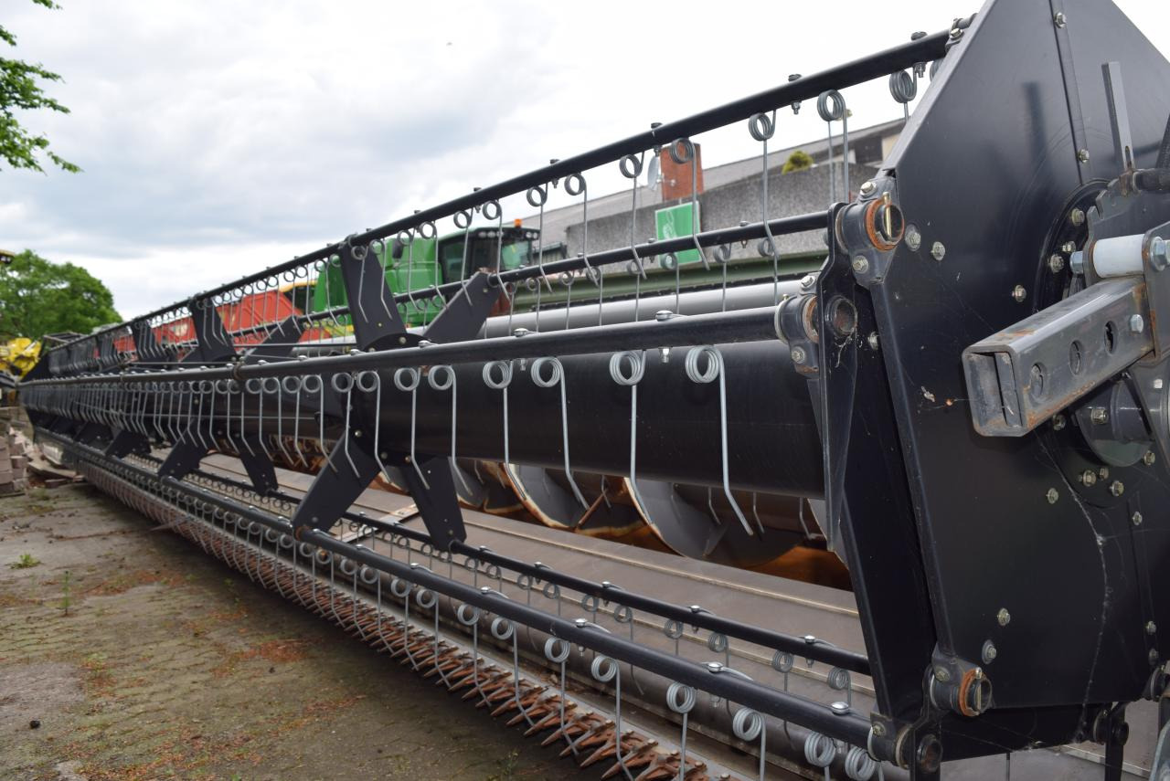 Fendt 7035 *Schneidwerk* - Schneidwerk: das Bild 2 Fendt 7035 *Schneidwerk* - Schneidwerk: das Bild 2