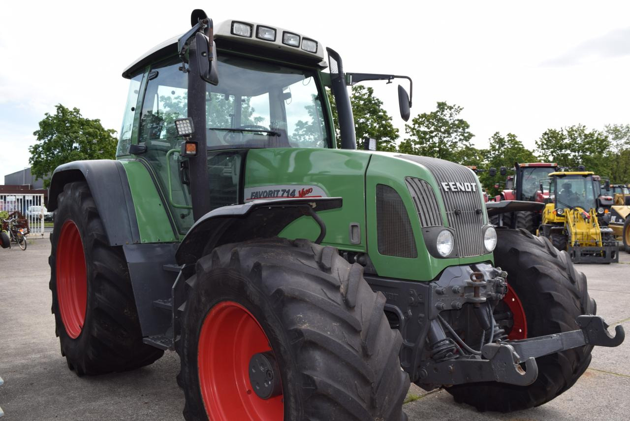 Fendt 714 Vario - Traktor: das Bild 2 Fendt 714 Vario - Traktor: das Bild 2