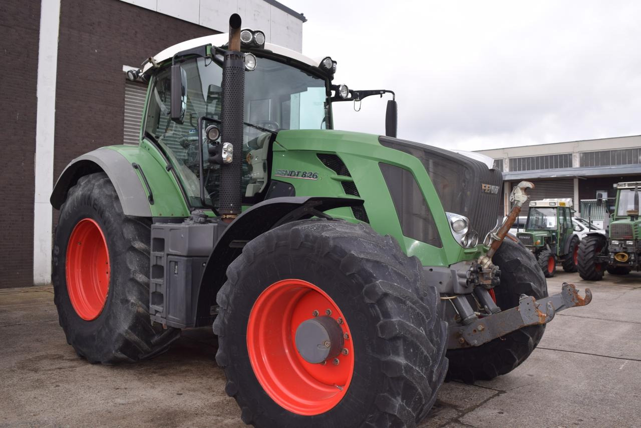 Fendt 826 Vario SCR ProfiPlus - Traktor: das Bild 1 Fendt 826 Vario SCR ProfiPlus - Traktor: das Bild 1