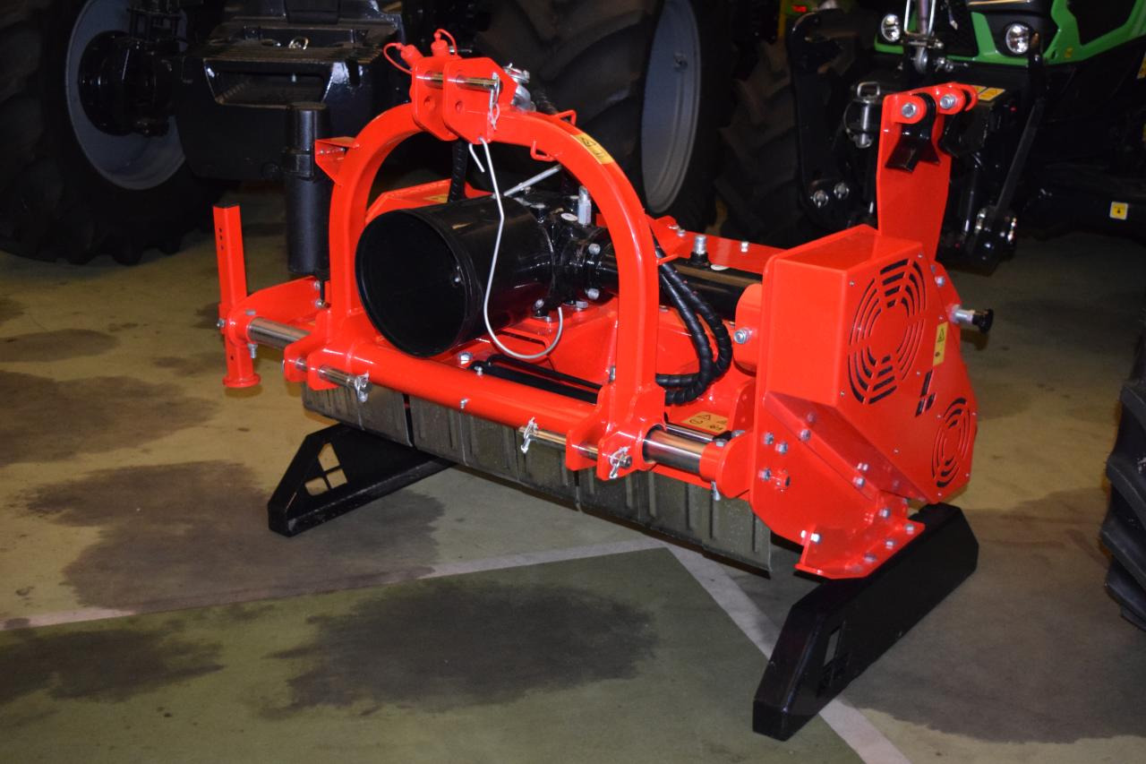 / Lancer JUPITER JLH 120 - Schlegelmäher: das Bild 1 / Lancer JUPITER JLH 120 - Schlegelmäher: das Bild 1