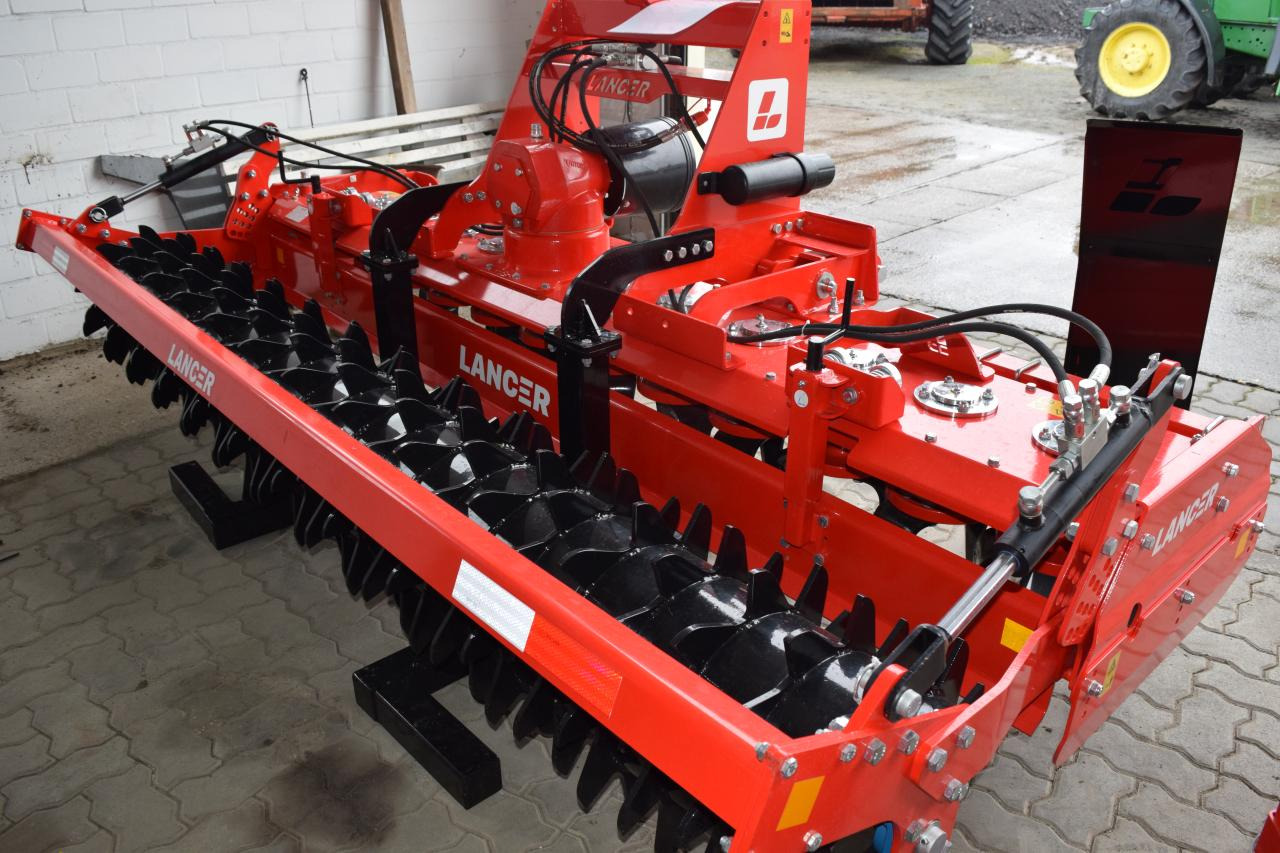/ Lancer URANUS UM290 - Technik für Bodenbearbeitung: das Bild 3 / Lancer URANUS UM290 - Technik für Bodenbearbeitung: das Bild 3