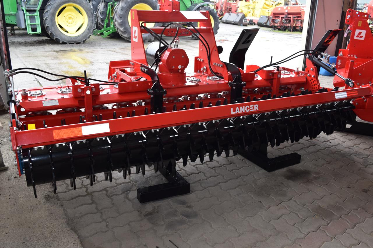 / Lancer URANUS UM290 - Technik für Bodenbearbeitung: das Bild 4 / Lancer URANUS UM290 - Technik für Bodenbearbeitung: das Bild 4