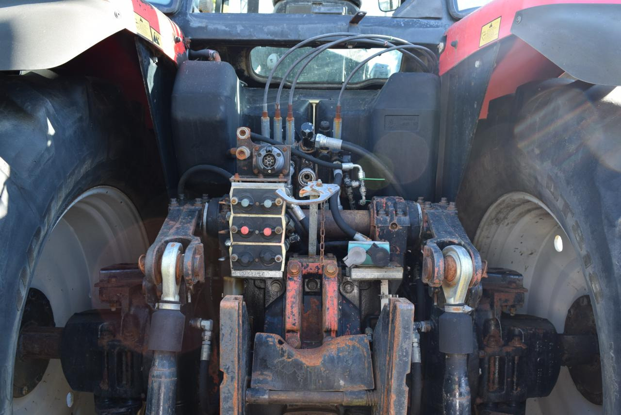 Massey Ferguson MF 8250 - Traktor: das Bild 5 Massey Ferguson MF 8250 - Traktor: das Bild 5