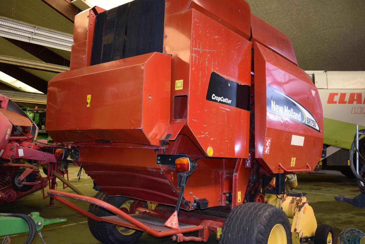 New Holland BR 750 CropCutter - Rundballenpresse: das Bild 3 New Holland BR 750 CropCutter - Rundballenpresse: das Bild 3